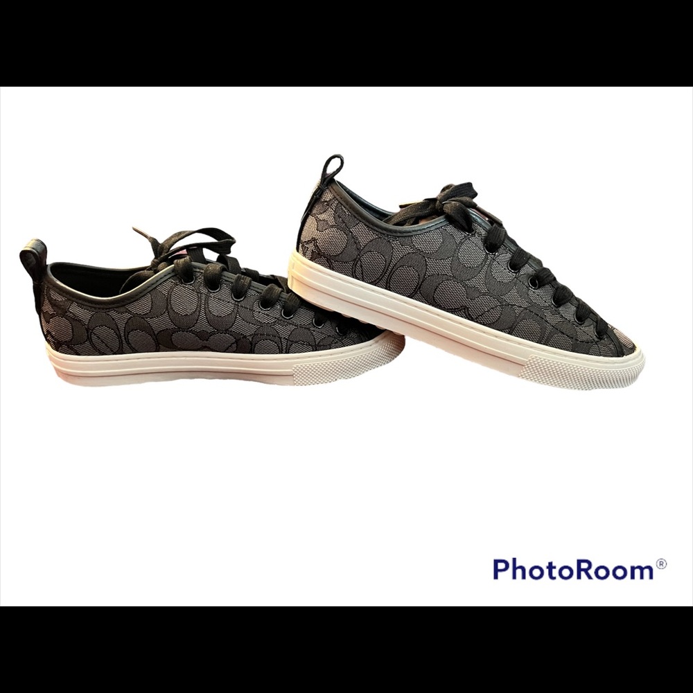 Womens coach tennis shoe